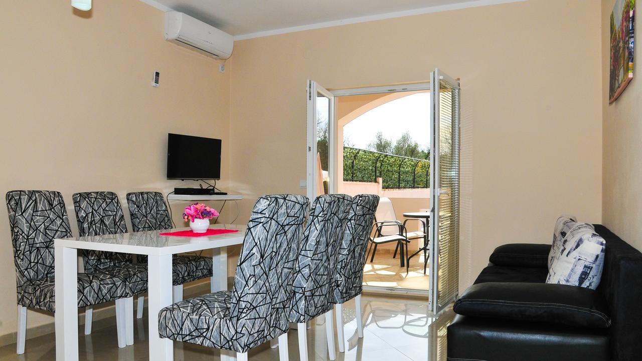 Apartmani Bulajic Tivat Zewnętrze zdjęcie